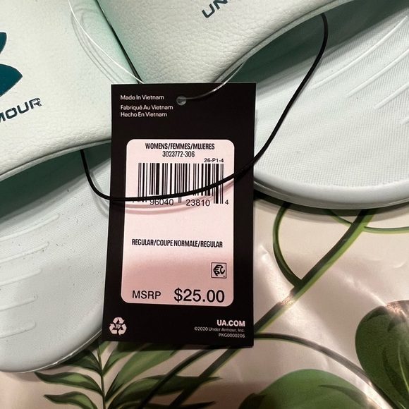 NWT- Under Armour Women’s Slides - Picture 2 of 3